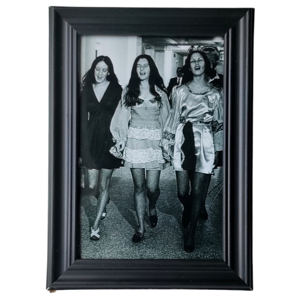 Serial Killer Charles Manson The Family Girls Horror crime spooky Court Oddity